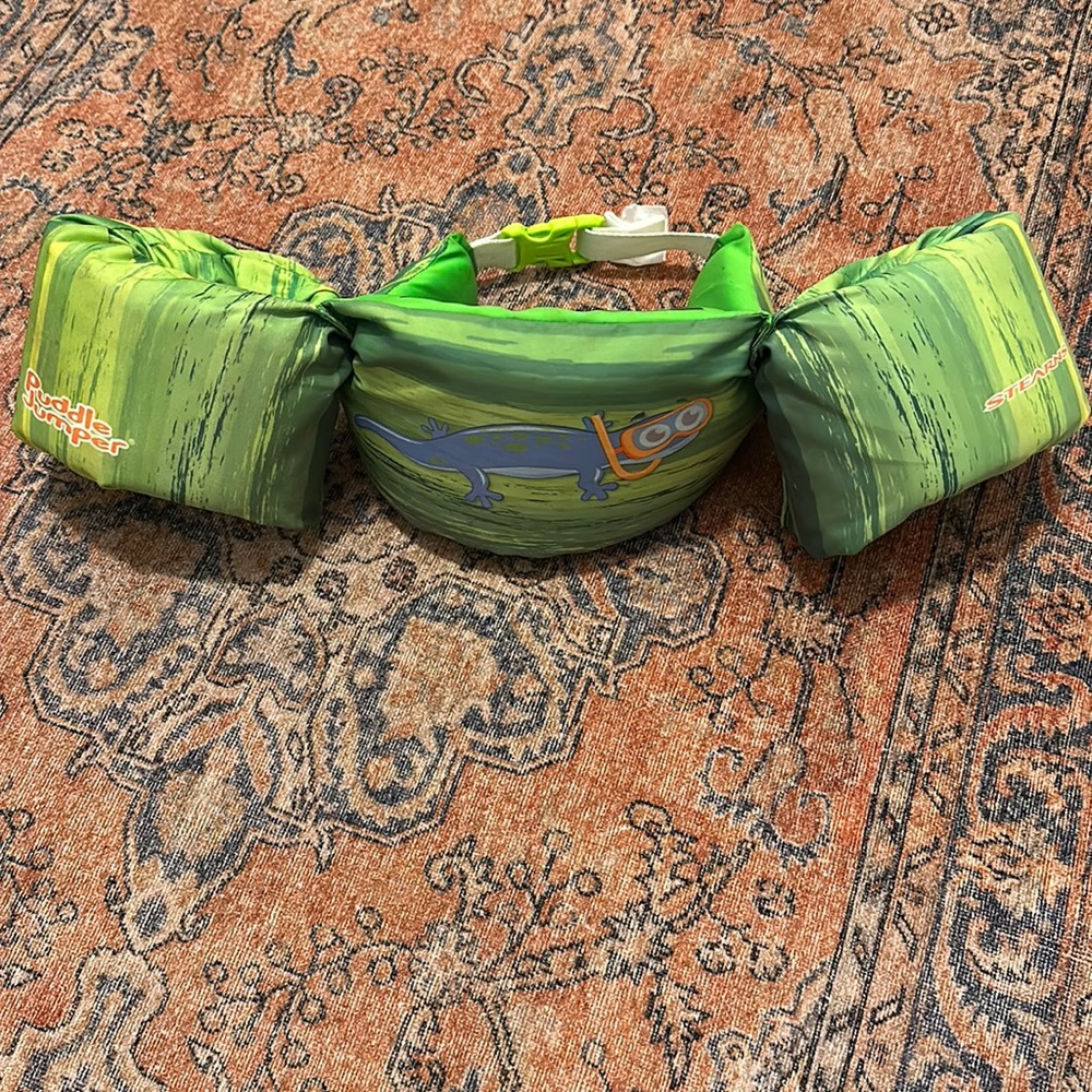 Stearns puddle jumper. Kids Pool floatie